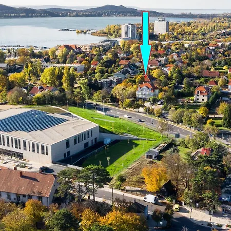 Bed and Breakfast Pensili Apartmanhaz 3*