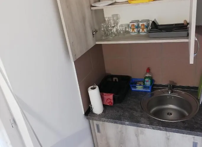 住宿加早餐酒店 Pensili Apartmanhaz 巴拉顿菲赖德