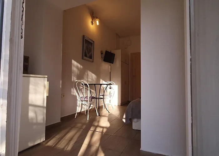 住宿加早餐酒店 Pensili Apartmanhaz 巴拉顿菲赖德