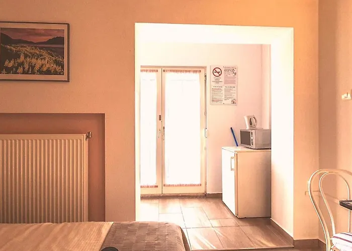 Pensili Apartmanhaz 住宿加早餐酒店 3*